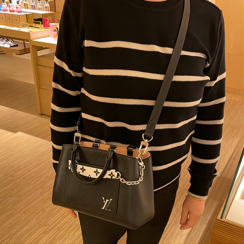 루이비통 말렐 BB 토트백 블랙 MARELLE BB TOTE BAG 이미지 2