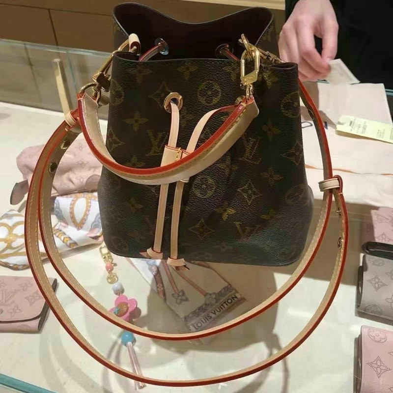 루이비통 LV 여성숄더백 명품숄더백 명품가방 이미지 4
