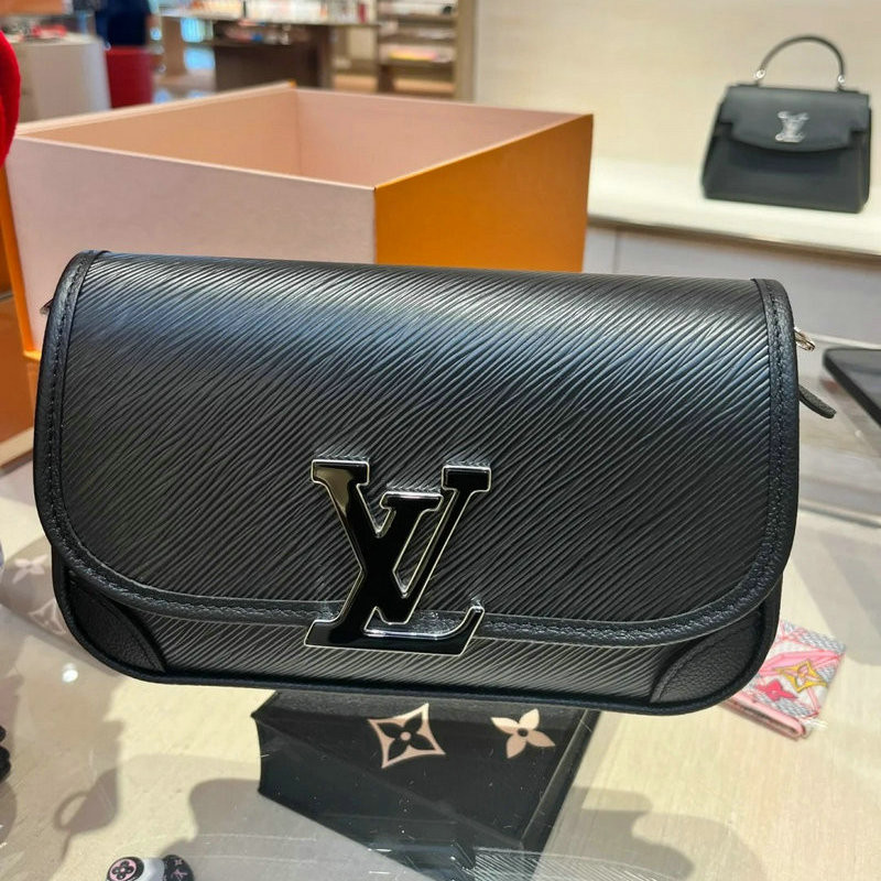 루이비통 부시 숄더백 블랙 BUCI BAG 상세설명 이미지