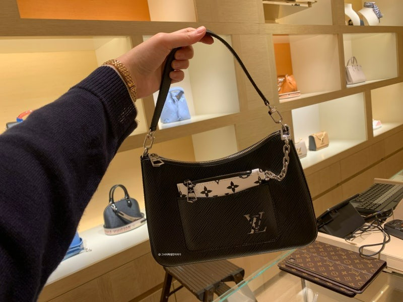 루이비통 마렐백 블랙 MARELLE BAG 상세설명 이미지