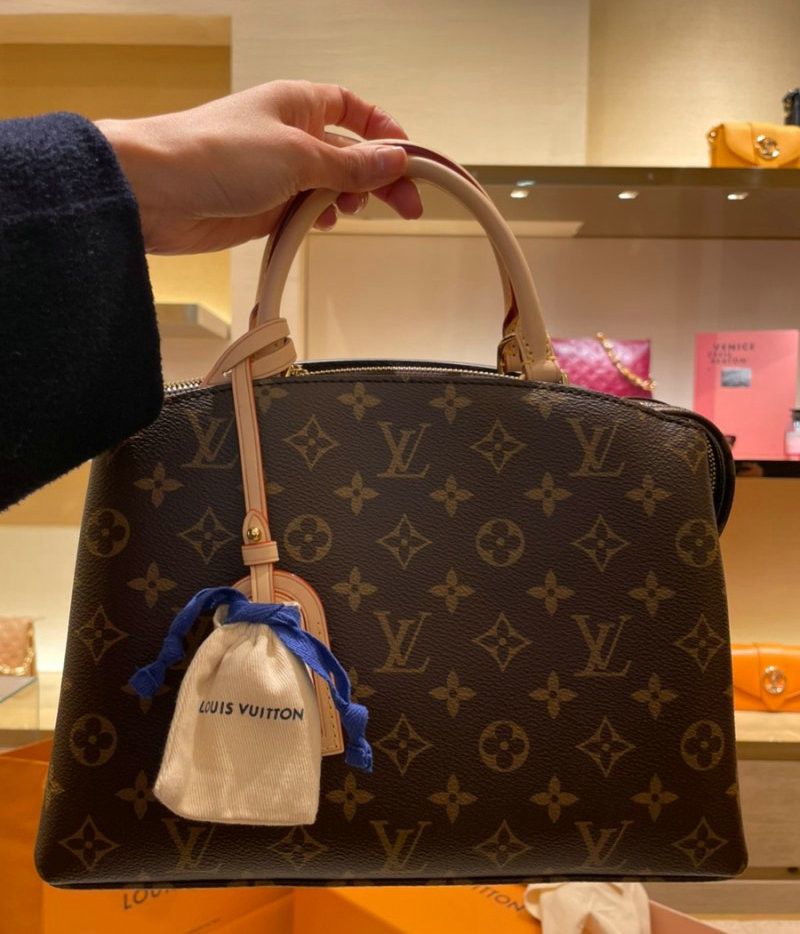 루이비통 LV 쁘띠 팔레 토트 백 모노그램 캔버스 이미지 2