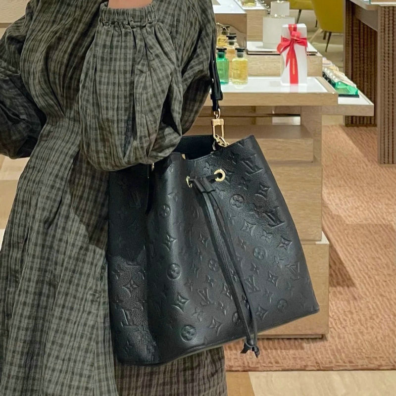 루이비통 버킷백 LV NeoNoe MM bucket bag 상세설명 이미지