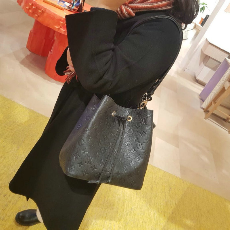 루이비통 버킷백 LV NeoNoe MM bucket bag 이미지 4