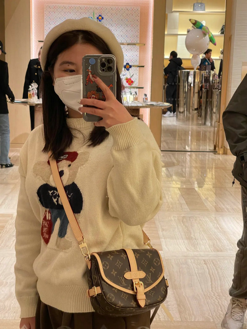루이비통 소뮈르 모노그램 BB 숄더백 이미지 5