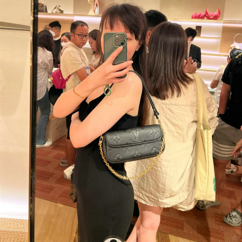 루이비통 월릿 온 체인 아이비 블랙 상세설명 이미지